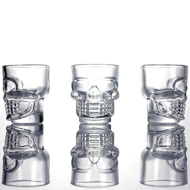 1,5-Unzen-Schnapsglas mit Totenkopf-Design für Schnaps, Wodka und Alkohol