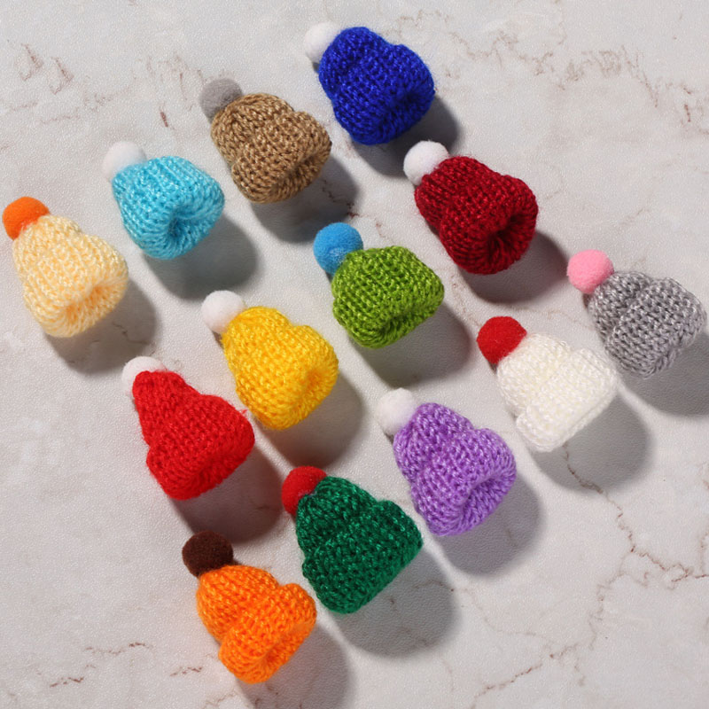 Mini-Strickmützen für Puppen