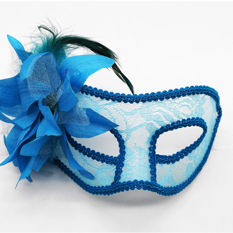 Frauen mit halben Gesichtsspitzenmaske